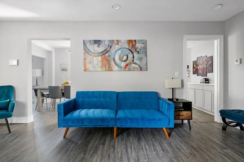 Renovated 5BR in Old Mt. Pleasant - Image 1