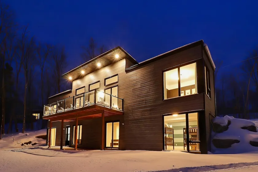 Refuge 5-Dix / 5 Bedrooms, 4 baths, EV Charger ! - Image 1