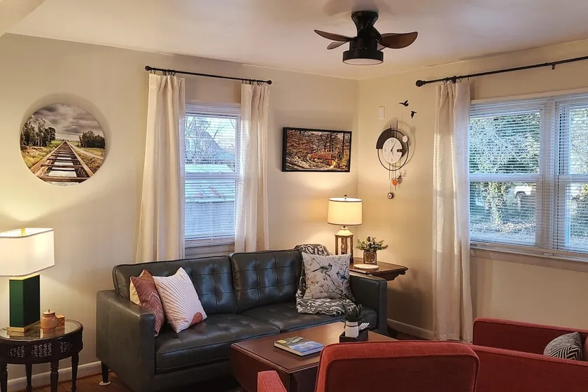 The Cozy Cottage-King Bed-2 mins to I-81 - Image 1