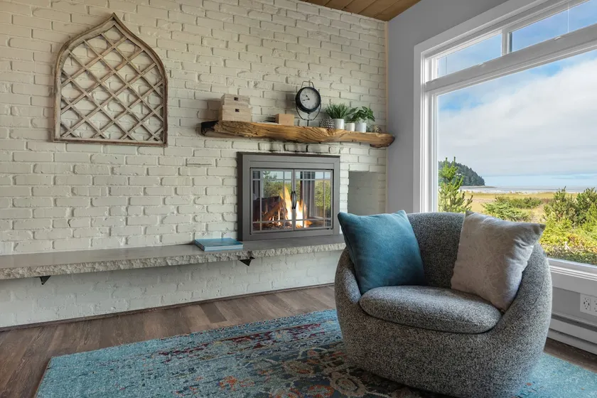 145) The Tides by the Sea - Image 1