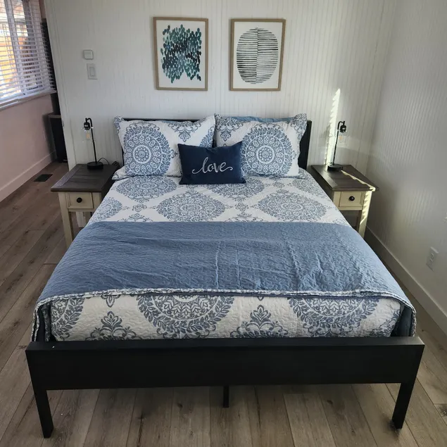2BR Gem: Modern Comfort & Style - Image 1