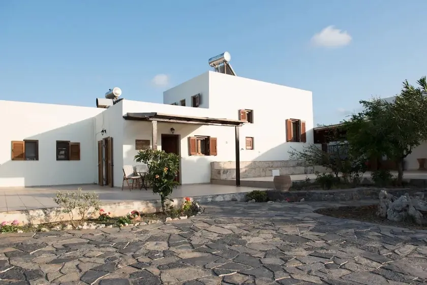 kouremenos beach house East - Image 1