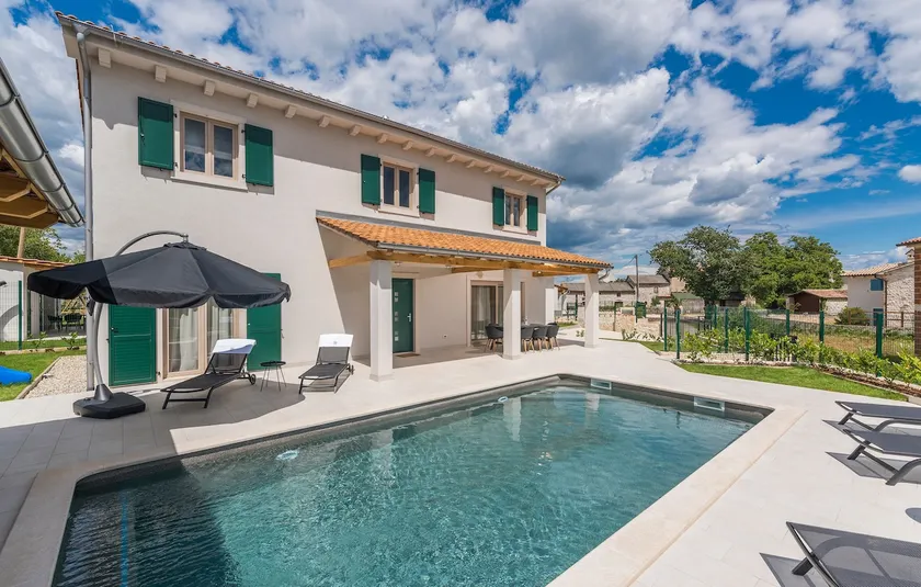 Villa Macan with Private Pool, Sauna & Garden - Image 1
