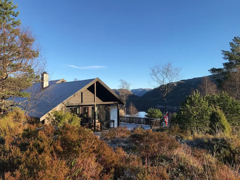 Nice mountain cabin between Pulpit Rock and Kjerag - Image 1