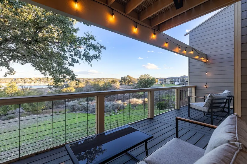 Lakefront Views and Sunsets - Image 1