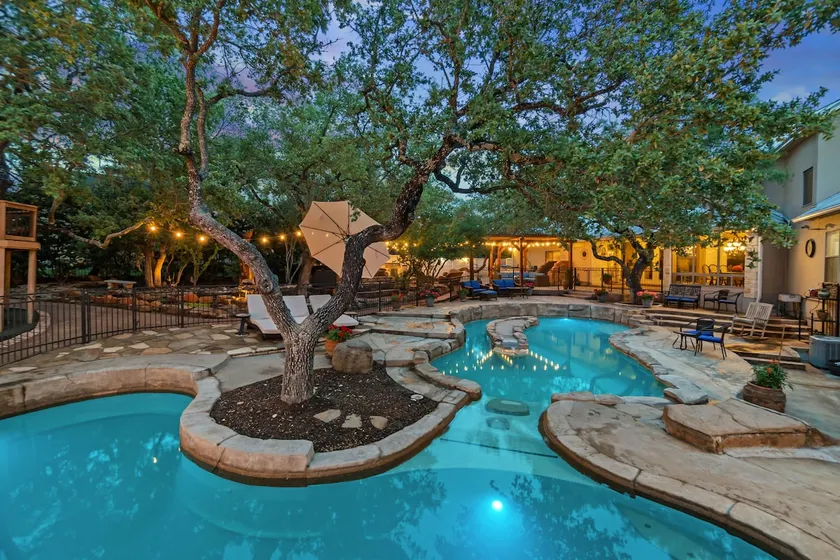 Private Luxury Resort, Sleeps 21 - Image 1