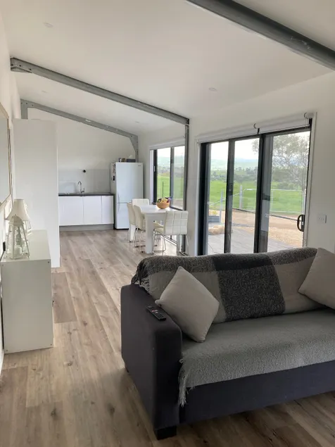 Animal friendly Shouse - 5 Acres - Image 1