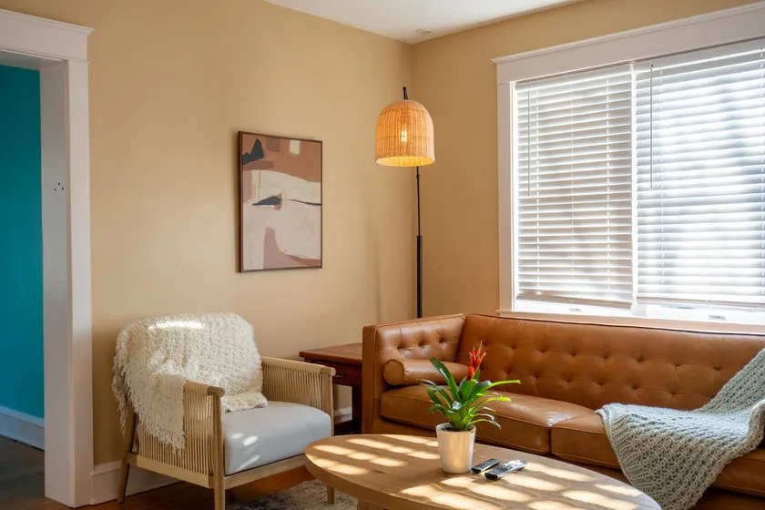 Huge Sun Soaked Apt In Quiet Neighborhood - Image 1