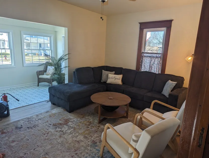 Thistle House - Image 1