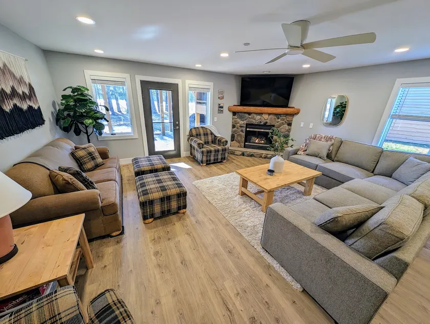 Updated 1st Floor Northern Bay Retreat! - Image 1