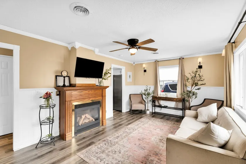 Small cozy ranch - Image 1