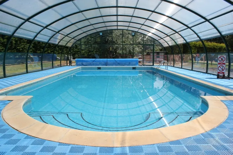 Indoor Pool & Bar and Play area - Image 1