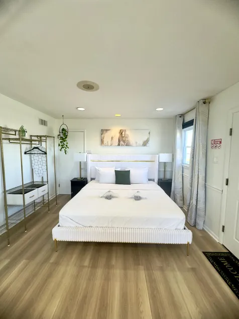 2BR mini king/queen/wifi/kitchenette/living room - Image 1