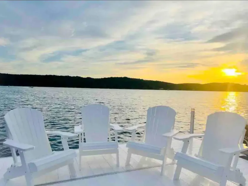 Walloon Lake Waterfront! Beach! Boat Rental! - Image 1