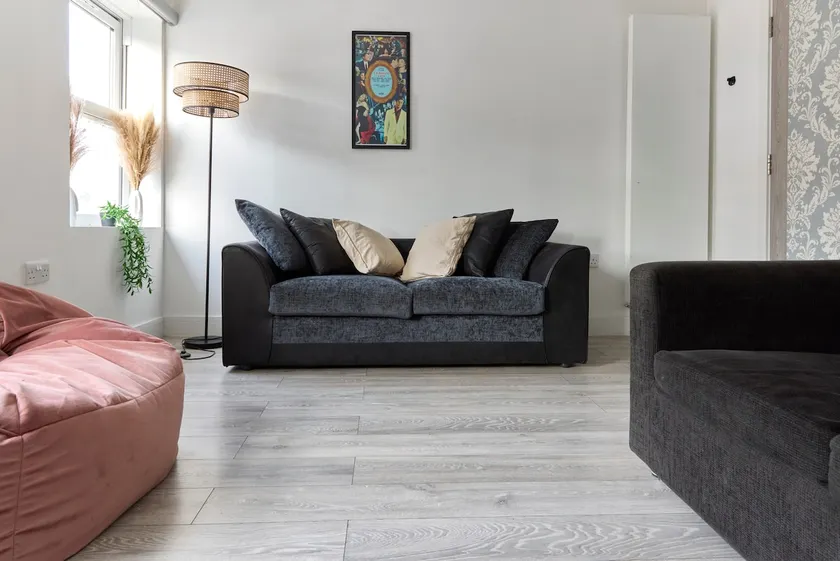 6 Sleeper Sanctuary in BrickLane - Image 1
