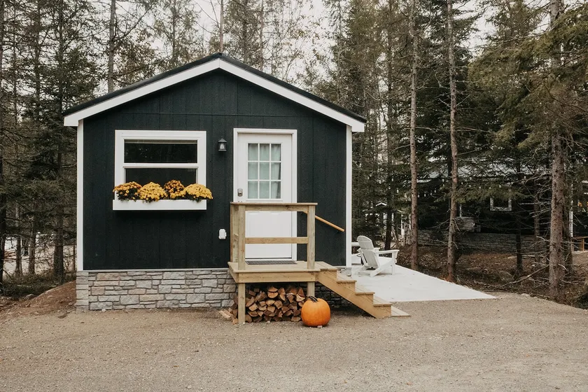 Hackmatack Cottages | Bobcat Cottage - Image 1
