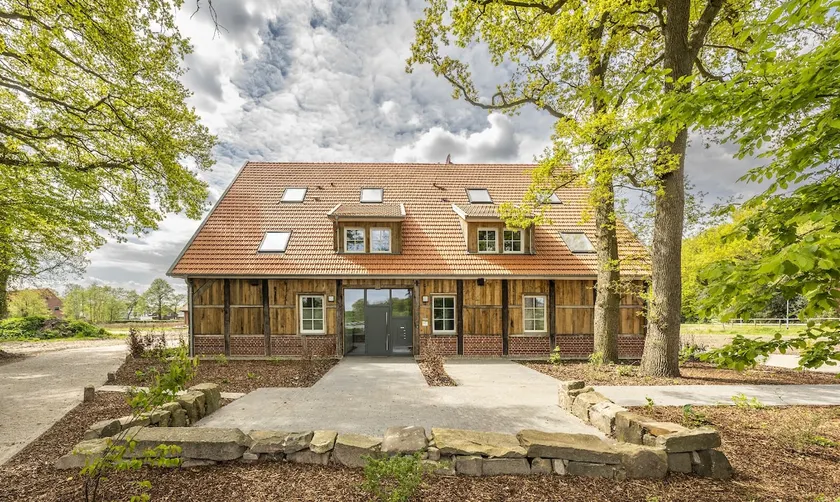 Barn loft with parking – quiet & close to the city - Image 1