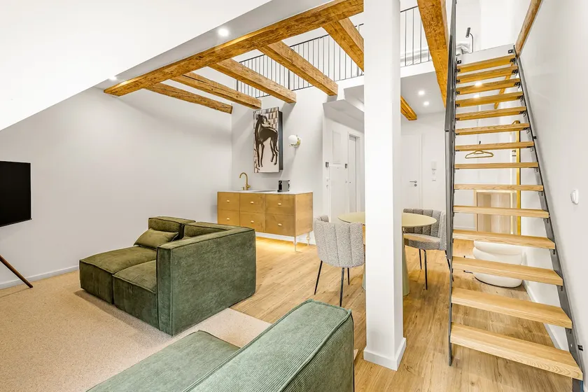 Gallery loft with kitchen | historic monument - Image 1