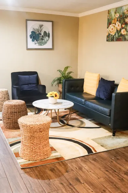 Cozy & Charming Home Treasure. No cleaning fee - Image 1