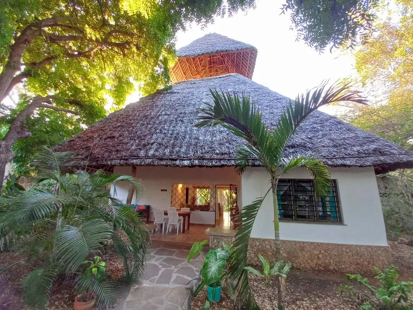 Beautiful 2 bedroom Cottage - Image 1