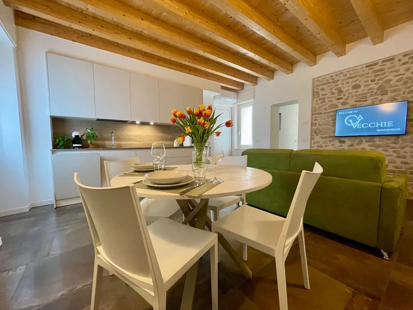 Stylish Apartment: Your Haven - Image 1