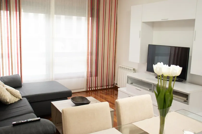 Located downtown, comfortable, spacious and equipped - Image 1