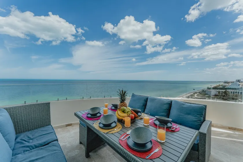 Apartment with spectacular ocean views - Image 1