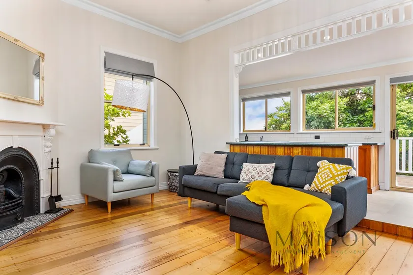 Charming Merewether Cottage - Image 1