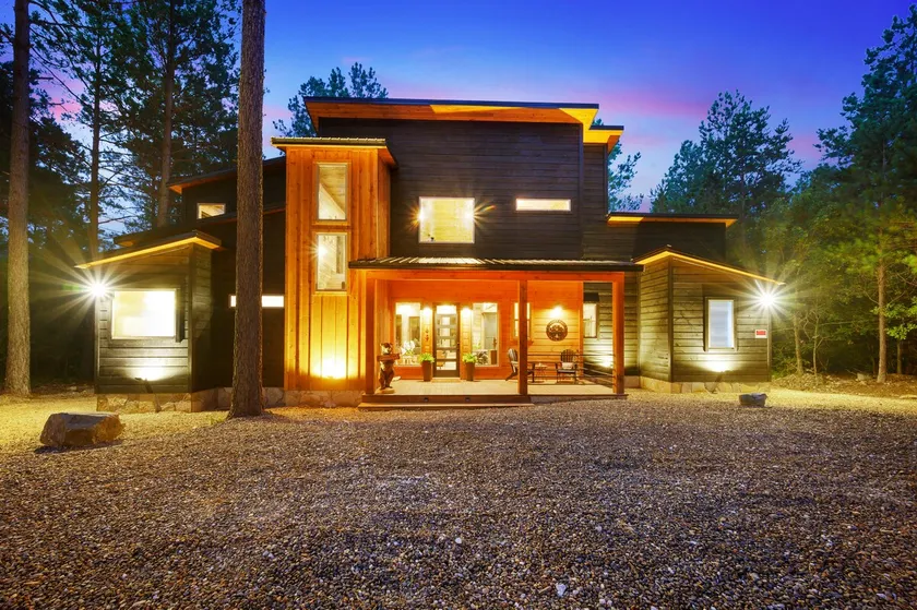 BRAND NEW! Smokey Pines |  BOHO Modern + Chic Contemporary | Sleeps 12 - Image 1