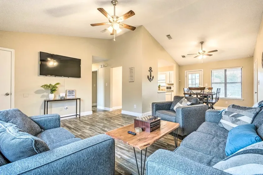 Coastal Family Home in Pensacola Florida! - Image 1