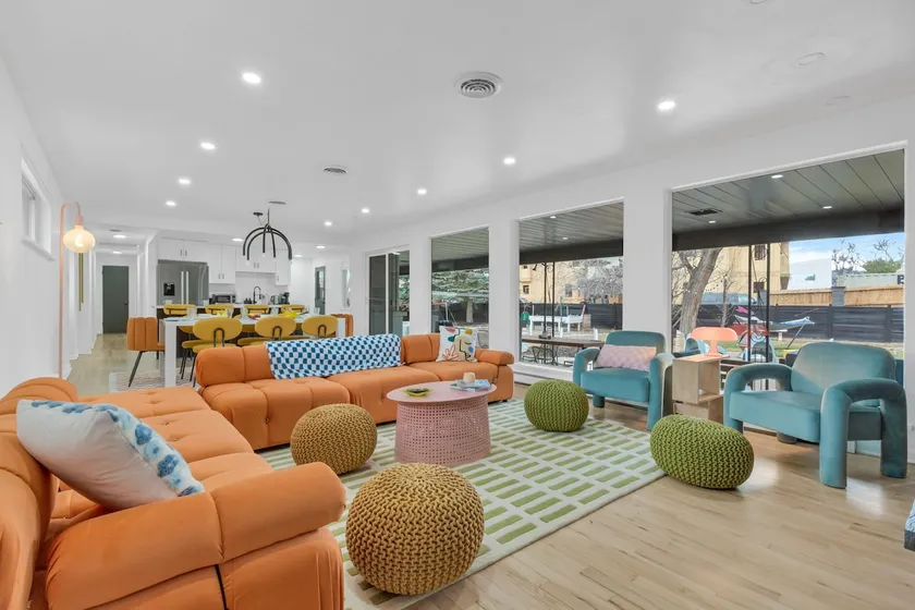 Bright 6BR <1mile from OldeTown - Image 1