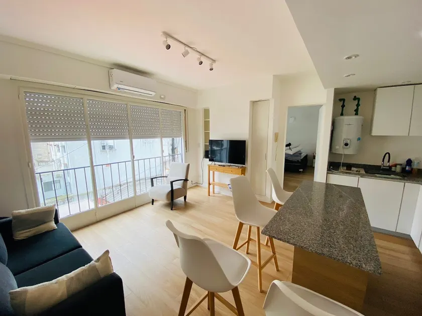 Spacious and Bright Apartment Florida and Lavalle - Image 1