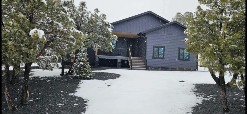 GamRoom, jacuzzi, park, pickleball, Fenced back - Image 1