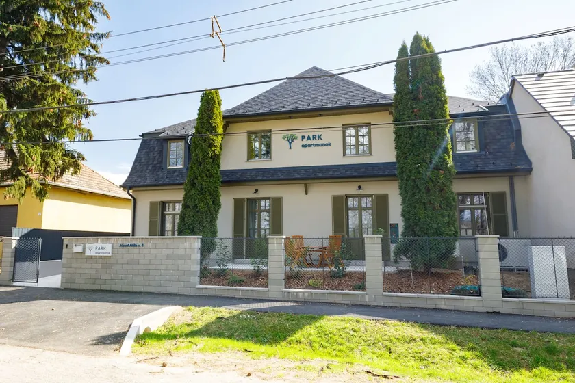 PARK Apartments in Balatonszárszó - Image 1