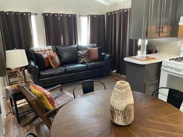 Cottage A-09 - Image 1