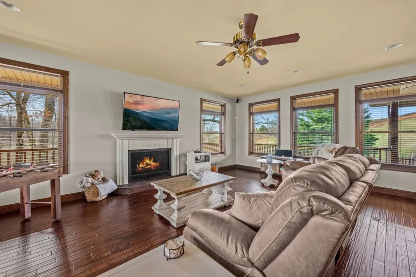 2BR Riverfront Cottage w/Fireplace | Pet Friendly! - Image 1
