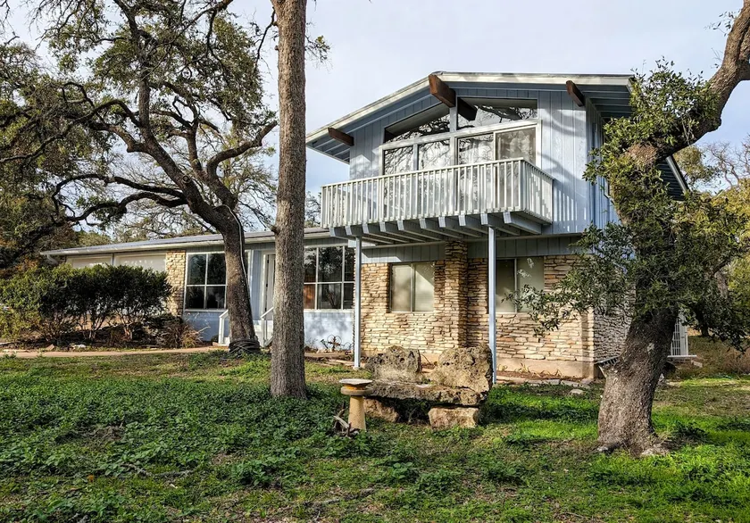 Hill Country Retreat in Austin - Image 1