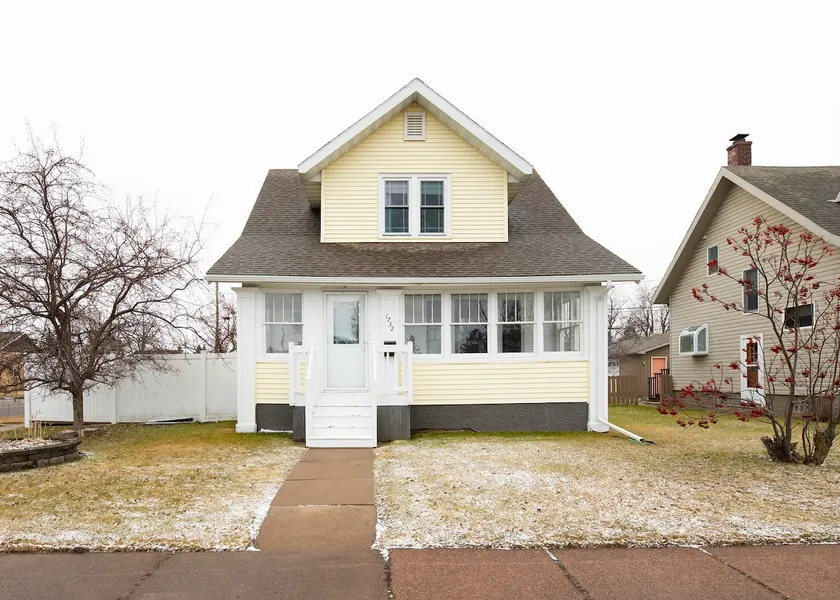 Sunflower Home w/ Game Room, Hot Tub +Pet Friendly - Image 1
