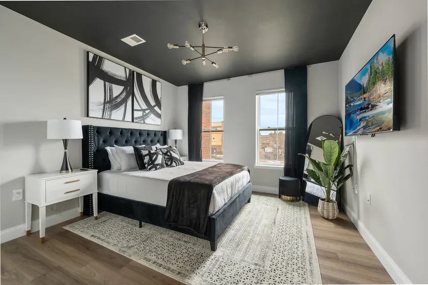 LuxBay Place 1BD/5 Min to Rutgers Newark/Pkg Incl - Image 1