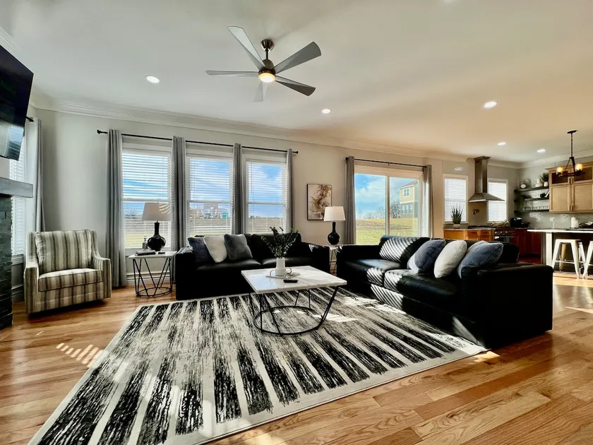Luxury Home Incredible master suite Liberty Twp OH - Image 1