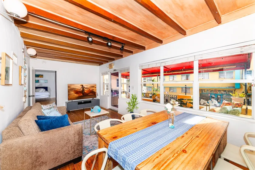 Large 2 bedroom with private terrace Sleep 9/10 - Image 1