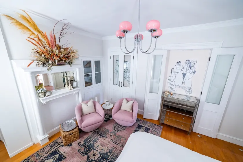 High St. Art Gallery Suite - Image 1