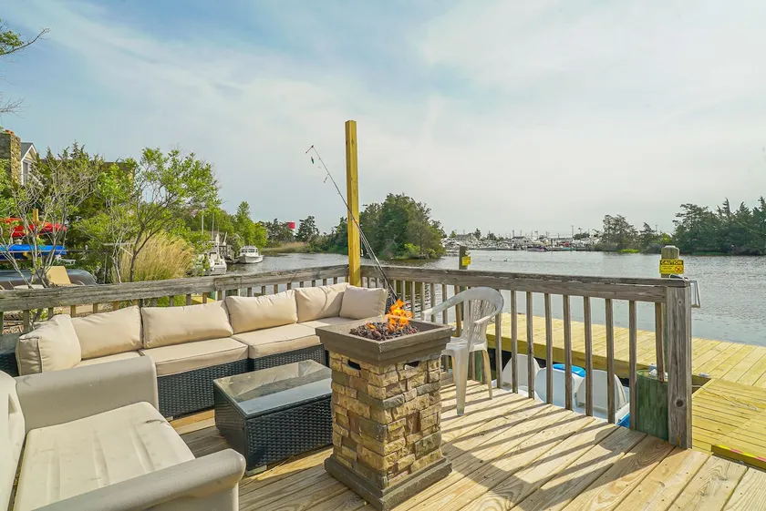 Waterfront w/Boat Dock & Cottage - Image 1