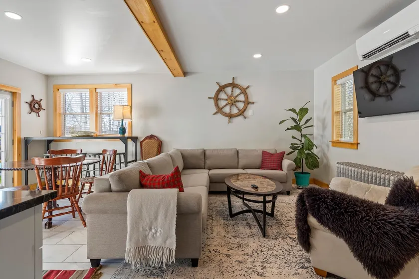 16 West Street, 3 Bedroom, 3 Bath Apartment - Image 1