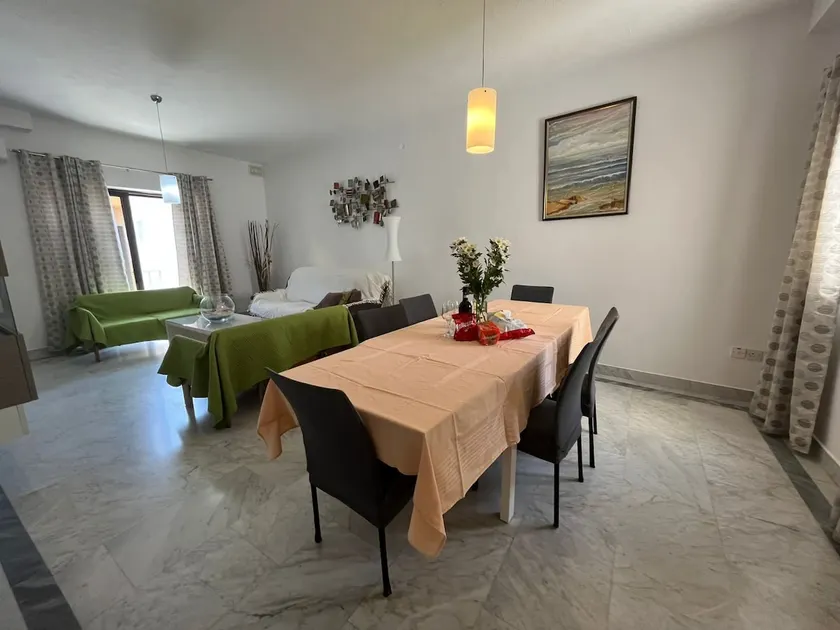 XL Spacious APT, 4-BR, WLK to Sliema&St.Julian's - Image 1