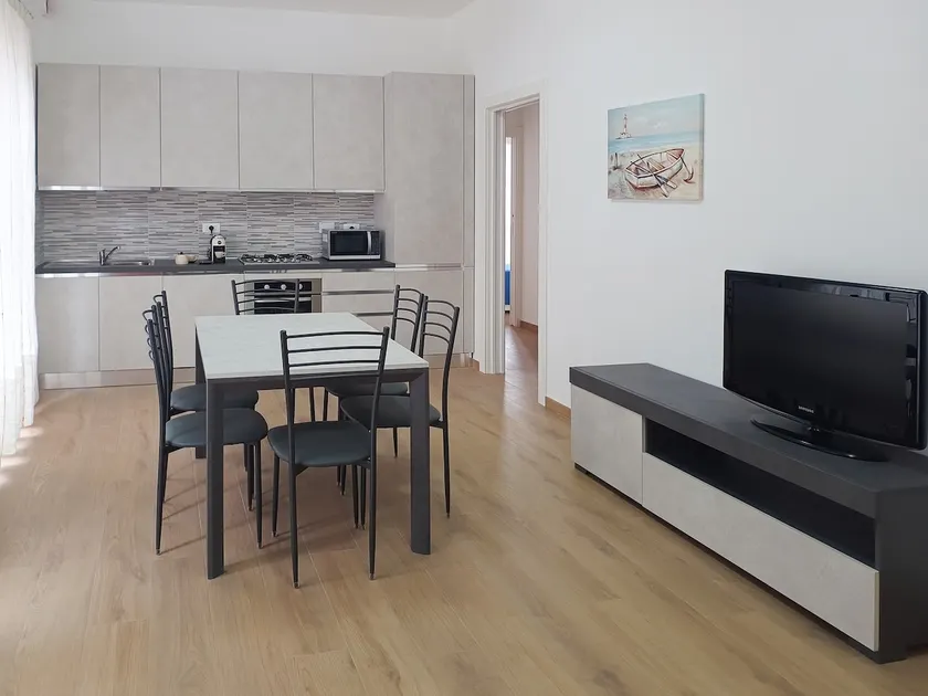 Sunny House - Image 1