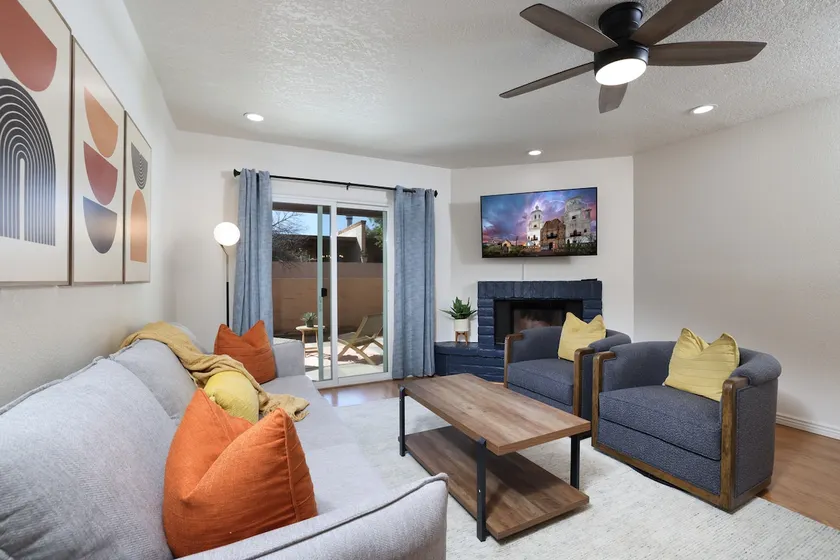 centrally located townhouse - Image 1