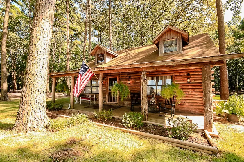 Cora's Cabin, Hot Tub, Fire Pit, Trails, Fishing - Image 1