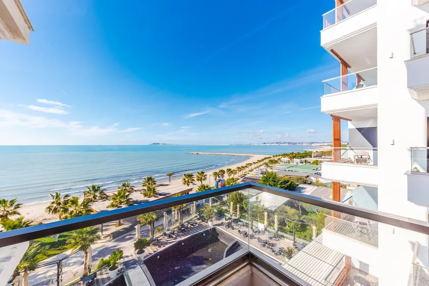 Seaview Luxury Suite by Premium Selection - Image 1