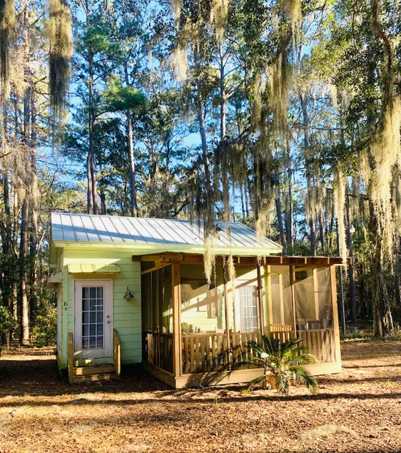 The Cucumber Cabana: Sleeps 2 adults + extra lofts - Image 1
